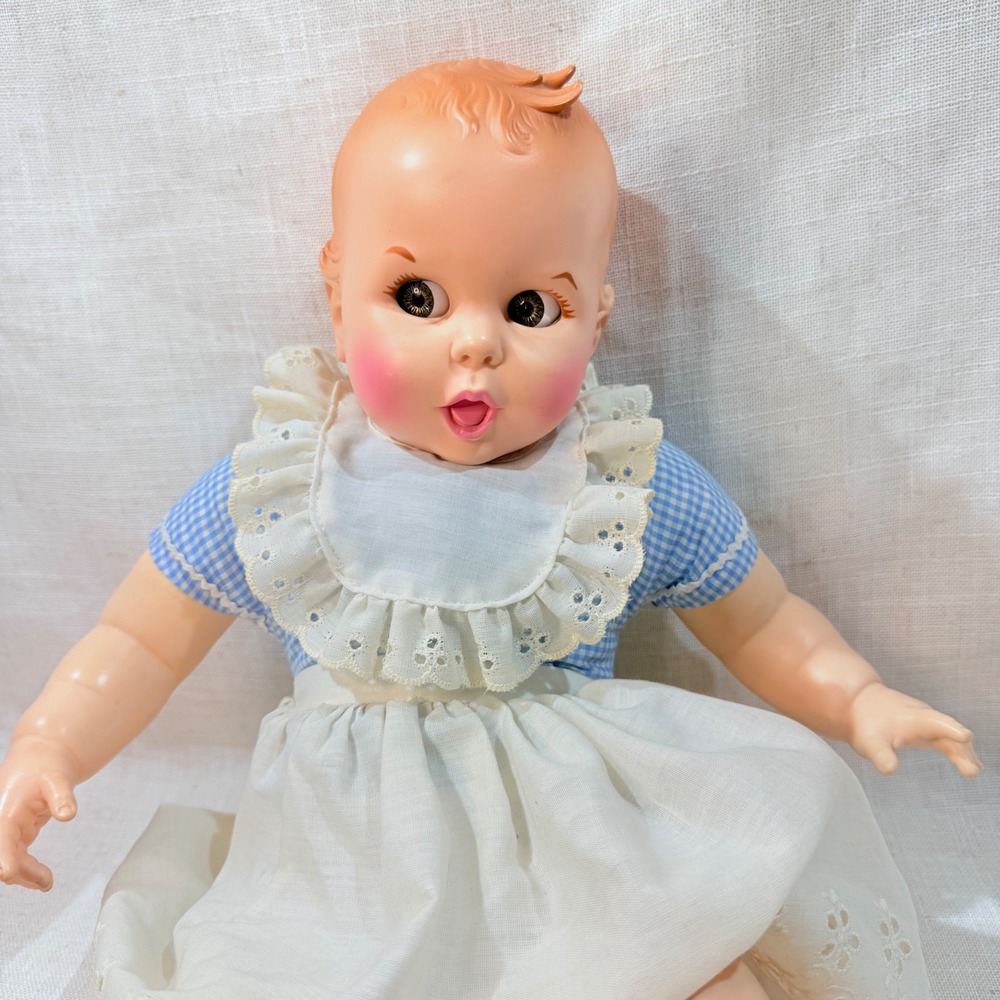 Vintage 1979 Gerber Baby Doll Vinyl Gingham Dress Eyelet Apron Collectible 1970s - Picture 7 of 7